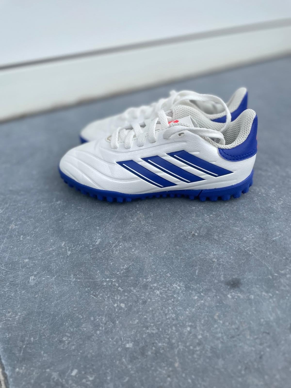 Chaussures ADIDAS de foot 29, Neuf, Chaussures de sport, Adidas, Garçon