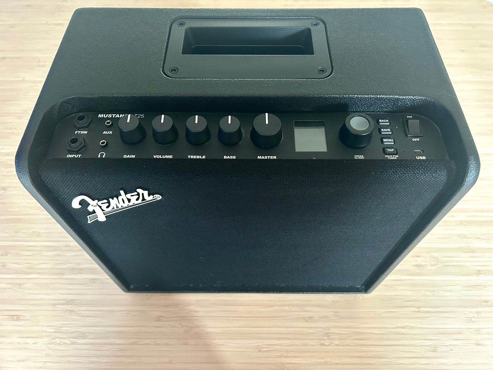 Fender Mustang LT25 Combo, Muziek en Instrumenten, Versterkers | Bas en Gitaar, Zo goed als nieuw, Gitaar, Minder dan 50 watt