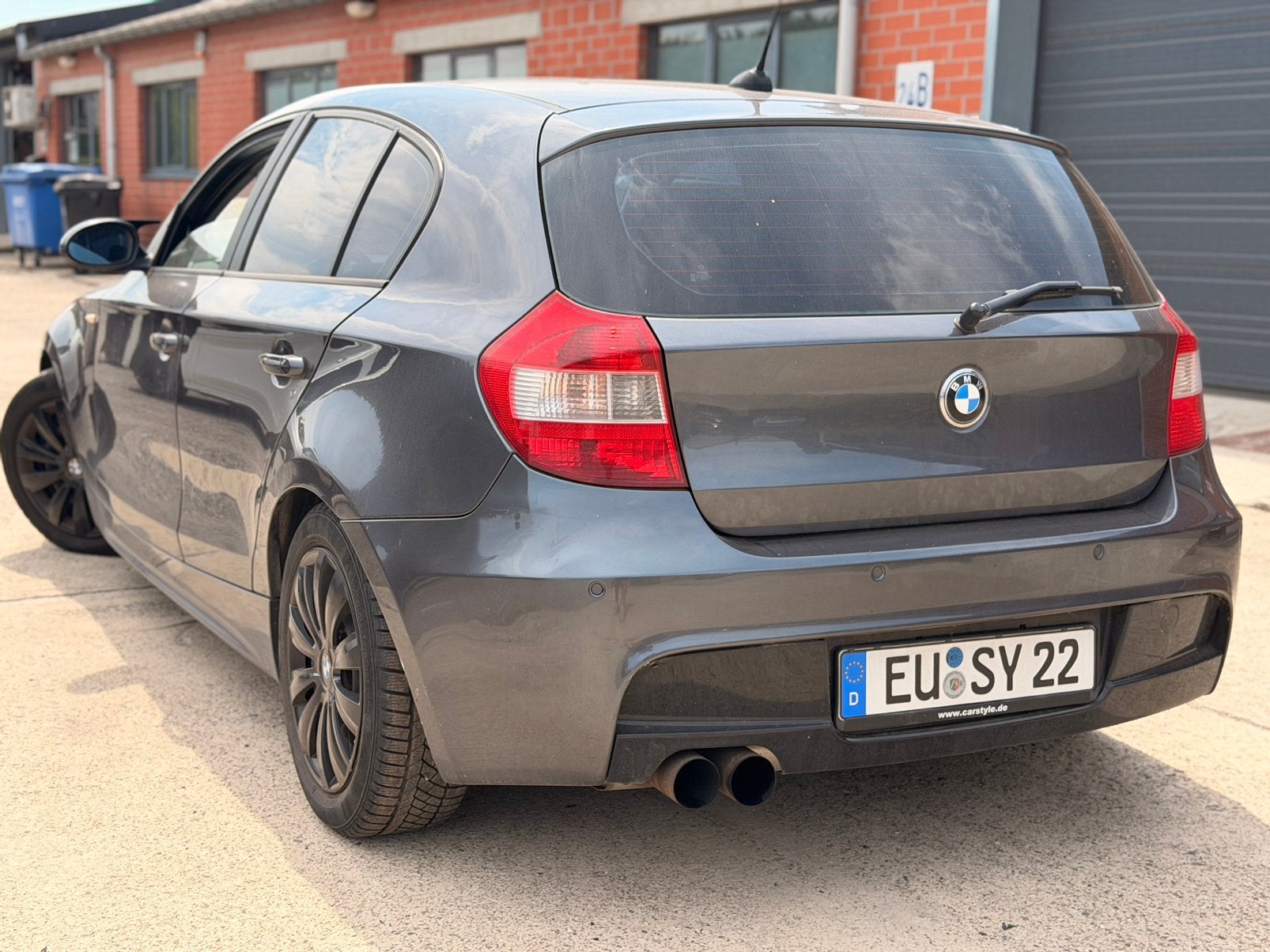 BMW 1 SERIE 116i ✅M PACK/Verlaagd met attest /AIRCO/CARPLAY, Auto's, BMW, 5 deurs, Euro 4, 85 kW, Lichtsensor