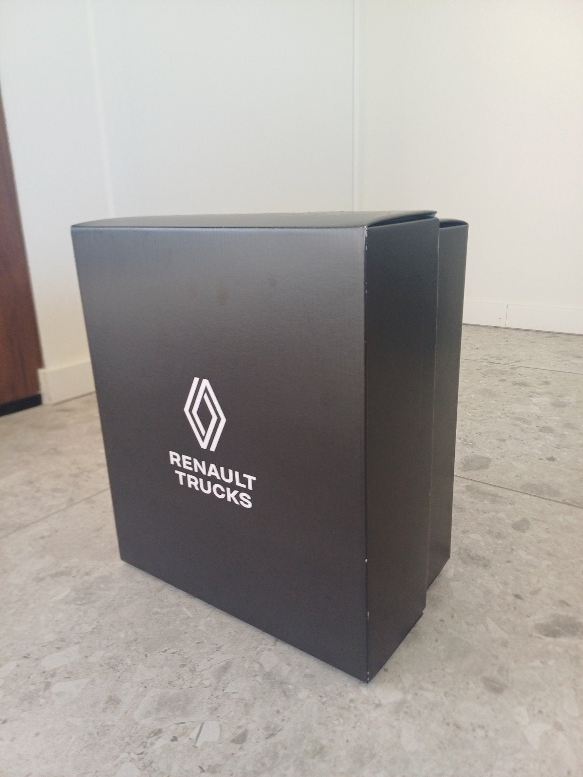 Renault giftbox, Muziek en Instrumenten, Versterkers | Bas en Gitaar, Ophalen