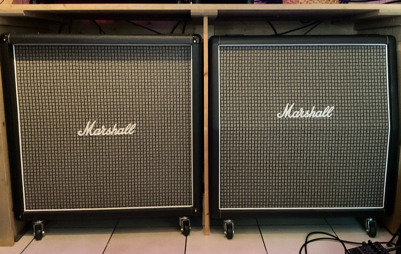 Marshall 1960 AX + BX Celestion Greenback made in UK!, Ophalen, Zo goed als nieuw