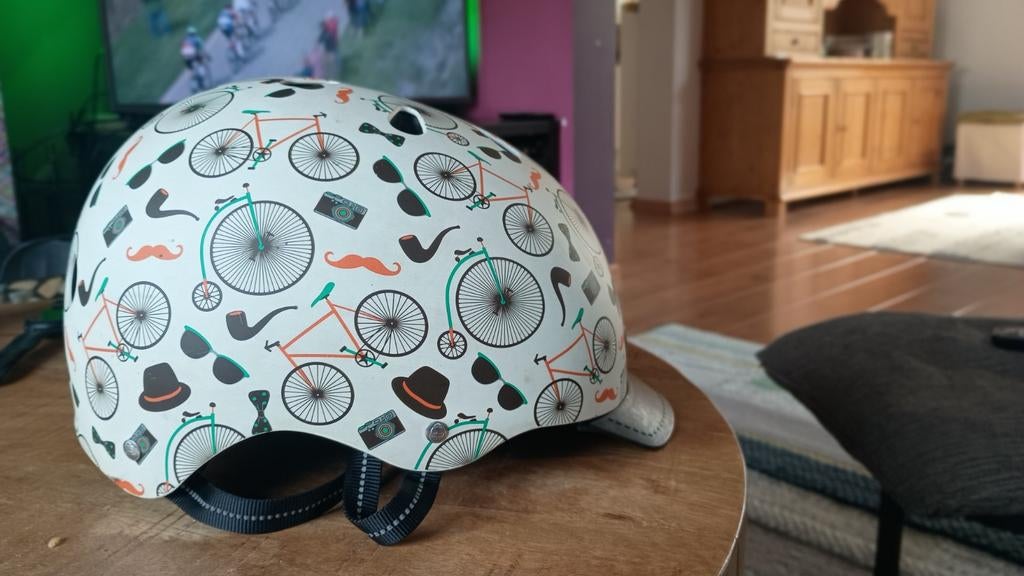 Nutcase fietshelm M (56-60cm), Fietsen en Brommers, Ophalen of Verzenden