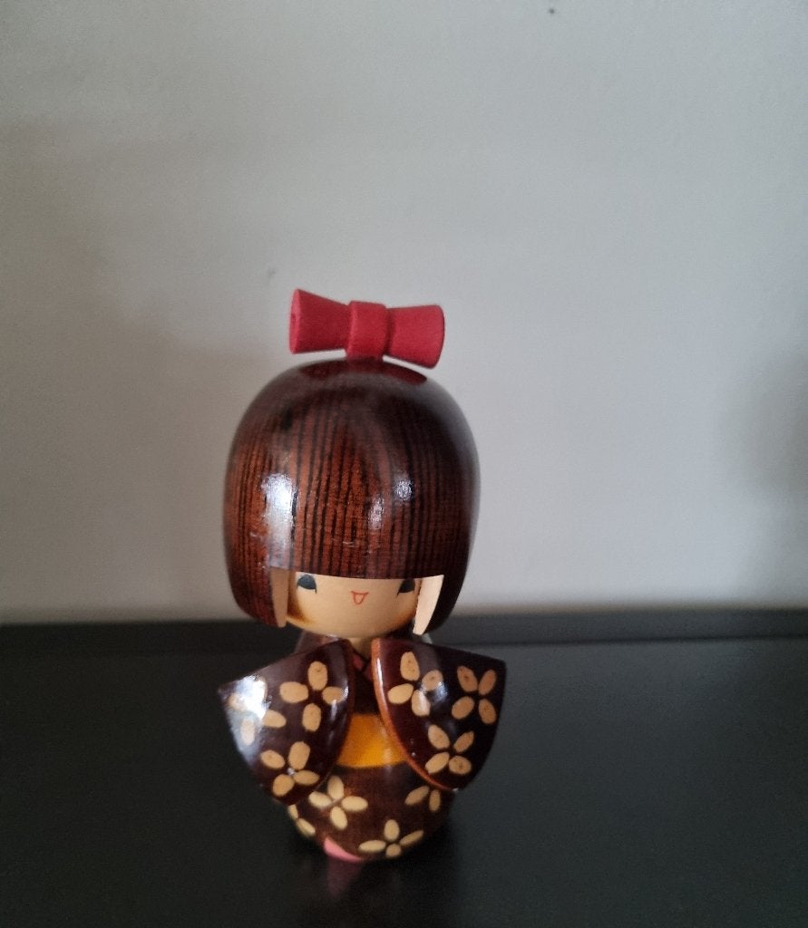 Leuke Hana-chan Kokeshi van Tomio Ishida, Antiek en Kunst, Kunst | Niet-Westerse kunst, Verzenden
