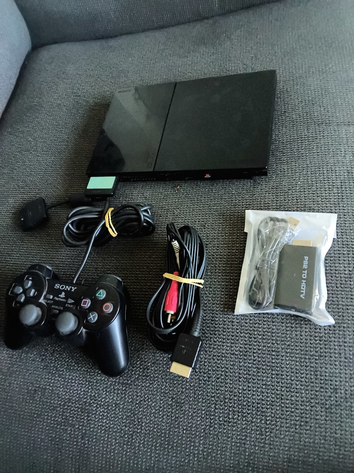 PlayStation 2 slim met geheugenkaart controller en kabels, Games en Spelcomputers, Spelcomputers | Sony Consoles | Accessoires