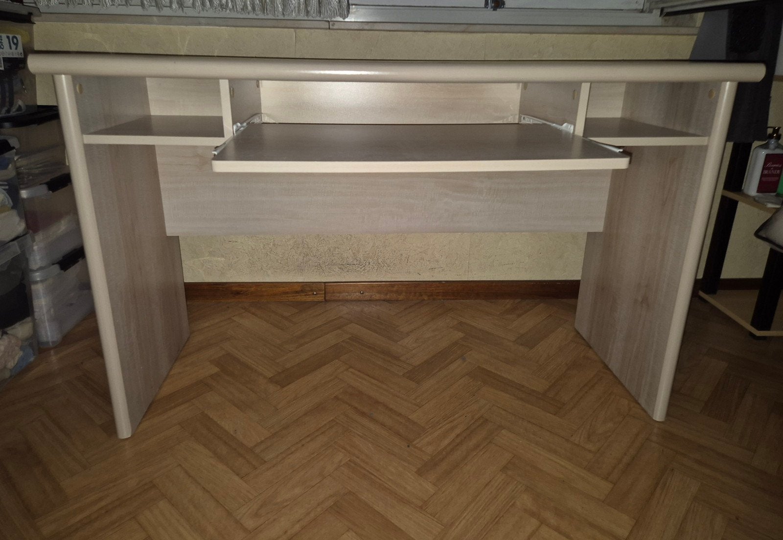 bureau 120 lang. 60 breed.76 hoog.+  kastje. afhalen, Ophalen