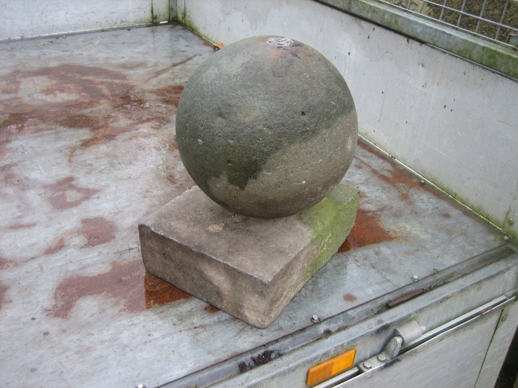 oude arduinen bol op voet, Tuin en Terras, Ophalen, Gebruikt