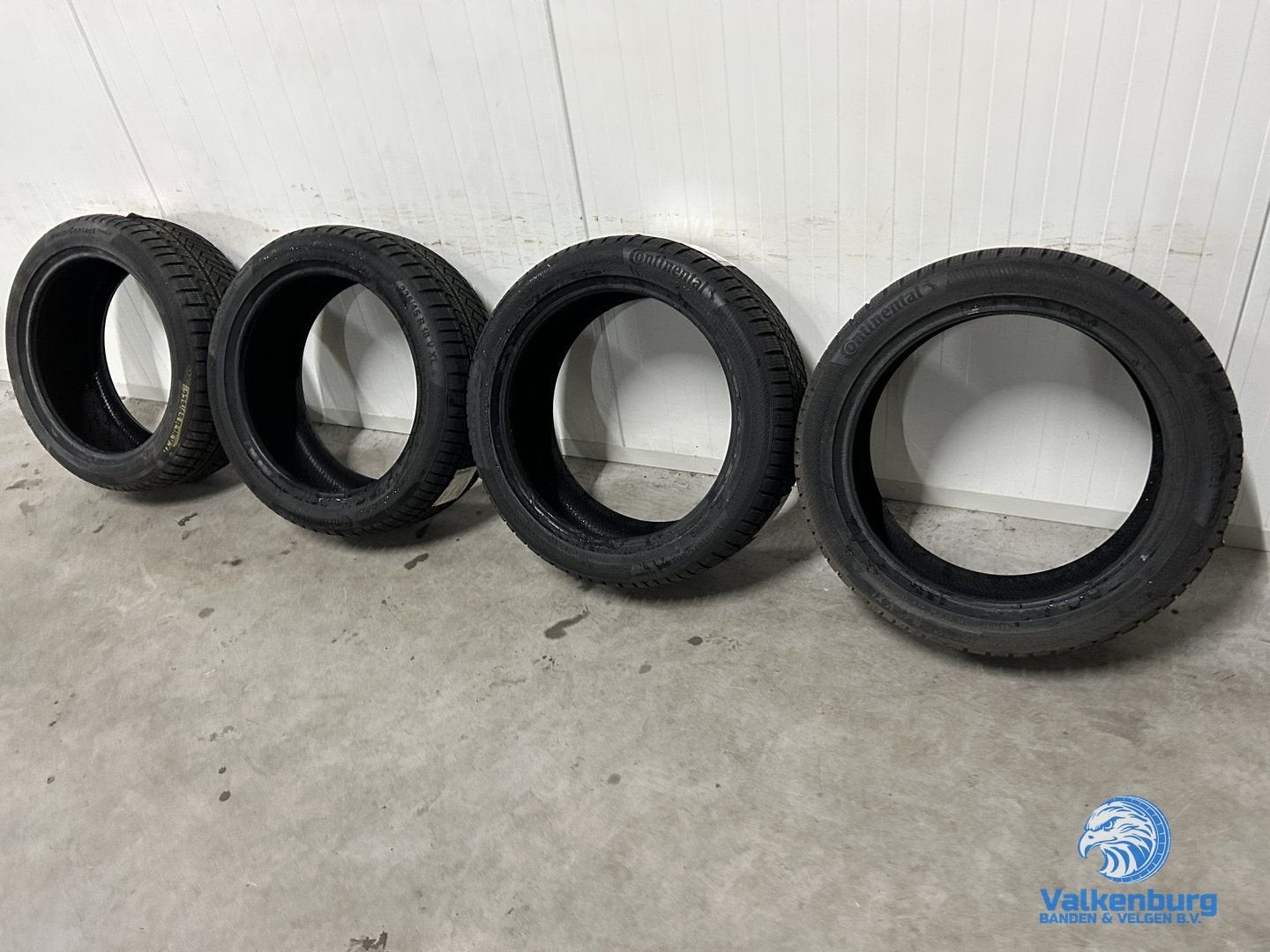 Nieuwe winterbanden 235/45R18 Continental WinterContact TS85, Neuf, Pneus hiver, Véhicule de tourisme, -