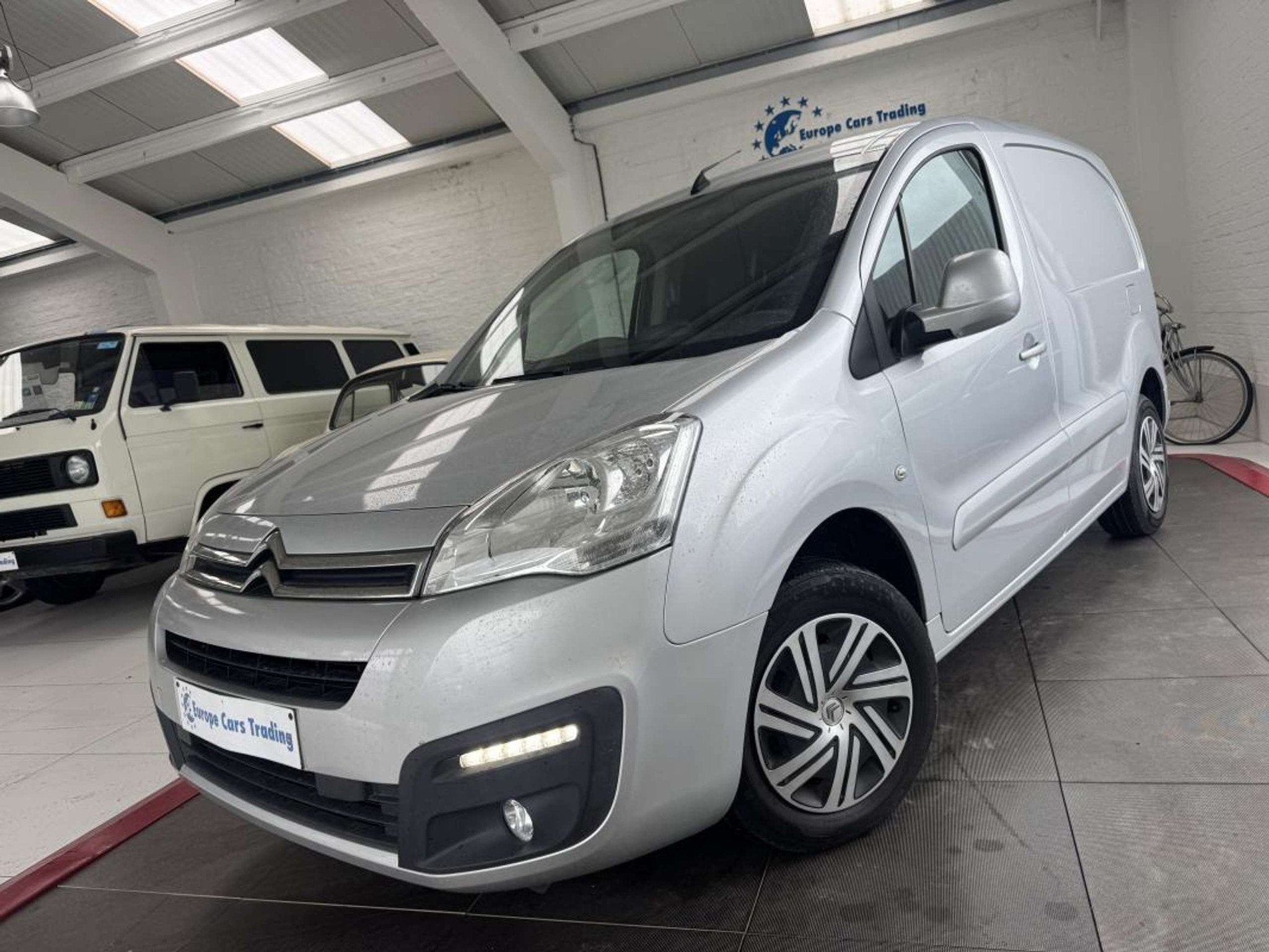 Citroën Berlingo 1.6HDI 90Ch CLIM GPS ENTIEREMENT TOLÉ 3PL, Argent ou Gris, https://public.car-pass.be/vhr/11fc5db0-194d-479a-bcd7-12087d546626