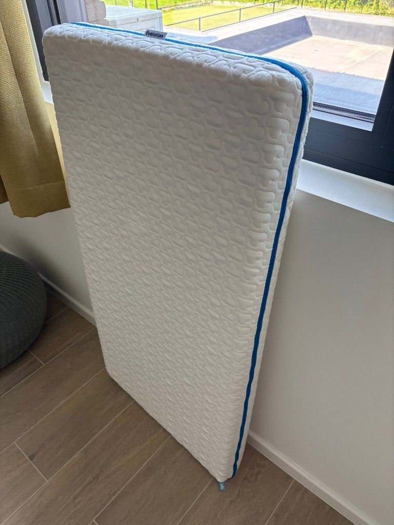 Aerosleep evolution matras + matrasbeschermer + hoes, Kinderen en Baby's, Babywiegjes en Ledikanten, Ophalen, Zo goed als nieuw