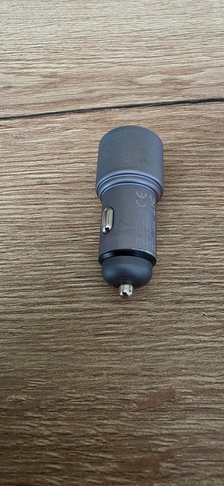 Autolader met 2 USB-A poorten + zwarte USB-A naar USB-C kabe, Télécoms, Chargeurs de voiture, Enlèvement ou Envoi, Utilisé