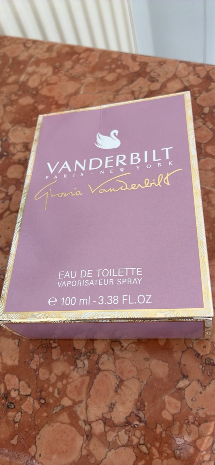 Vanderbilt EDT 100 ml spray, Bijoux, Sacs & Beauté, Beauté | Parfums, Enlèvement, Comme neuf