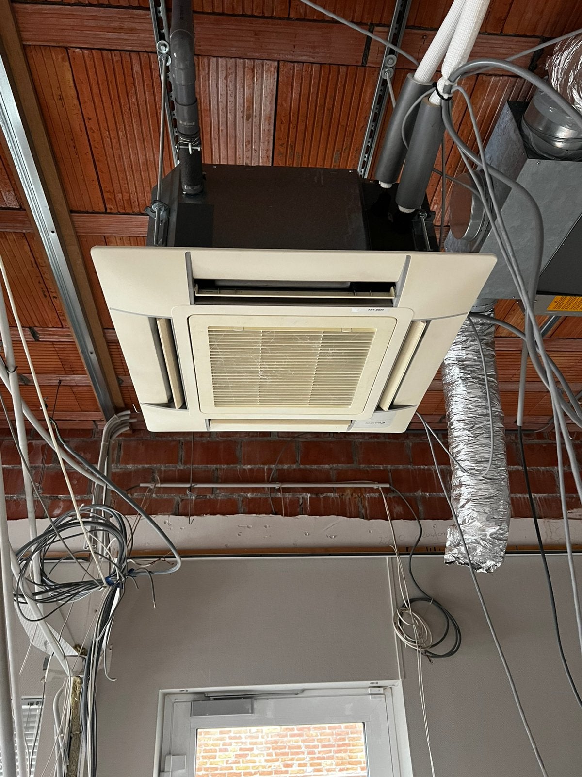 Daikin VRV3 inventer met plafondcassettes, Ophalen, Gebruikt, Plafondventilator