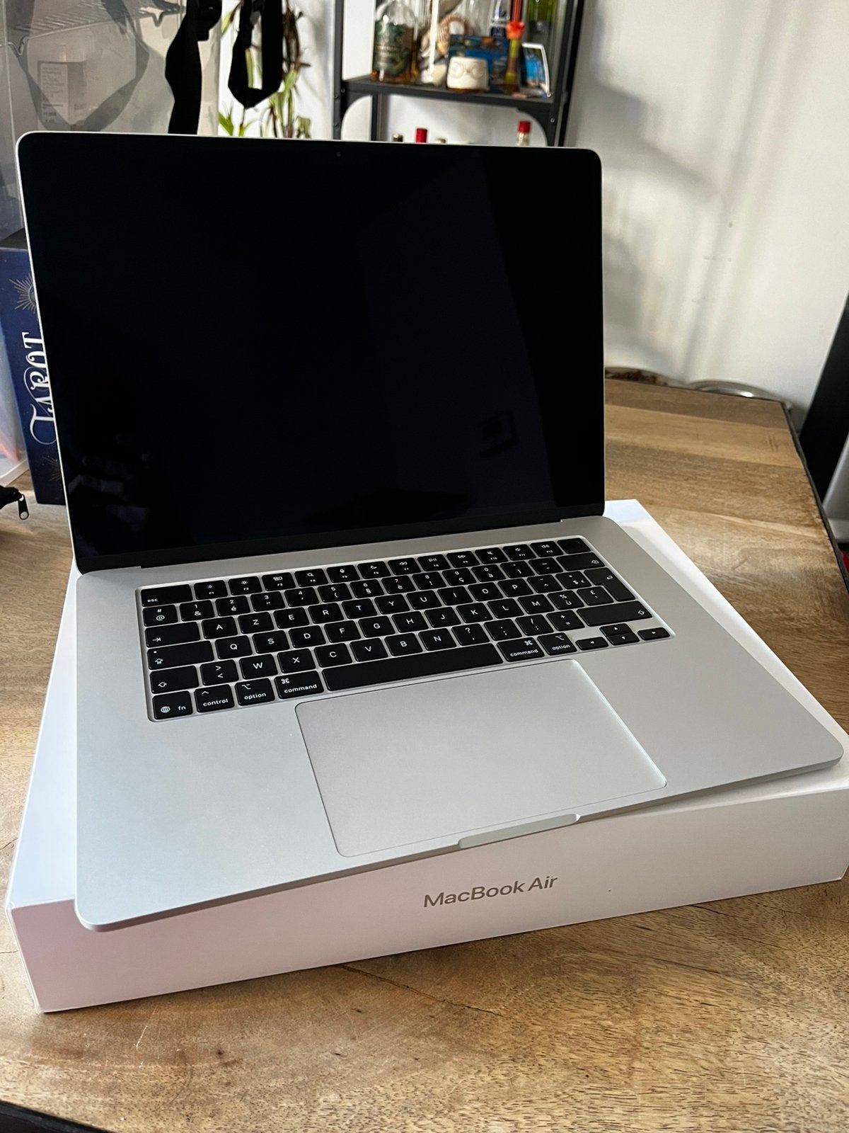 MacBook Air 15” M4 – 16 Go – 512 Go – Comme neuf + boîte, Informatique & Logiciels, 512 GB, Comme neuf, Azerty, 15 pouces