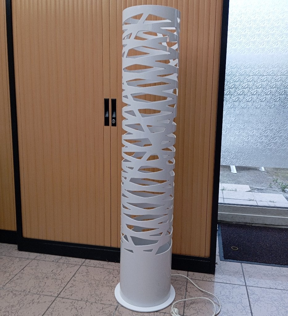 Lampadaire design LINEA VERDACE, lampe d'ambiance, Maison & Meubles, Enlèvement, Utilisé, Synthétique, 100 à 150 cm