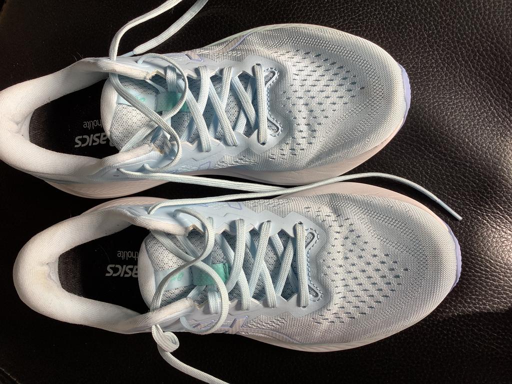 Chaussures de course bleu clair, comme neuves, taille 42, Sports & Fitness, Alpinisme & Randonnée, Enlèvement ou Envoi, Comme neuf
