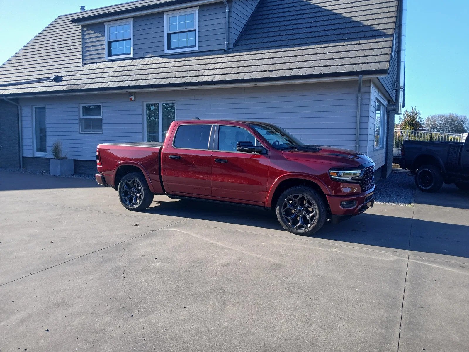 Dodge Ram RAM 1500 limited night (automatique), Autos, Volant multifonction, Cuir et Alcantara, Achat, Entreprise