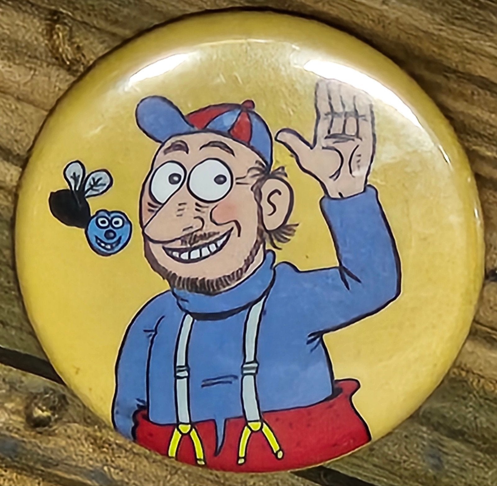 Urbanus button uit 2011
Dit is een metalen butto, Verzamelen, Speldjes, Pins en Buttons, Button, Ophalen of Verzenden