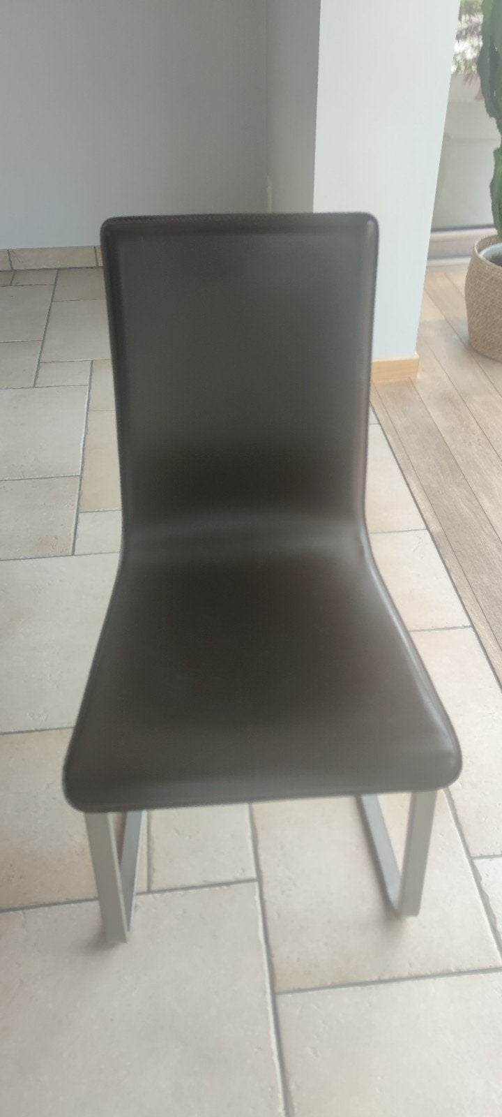 Lot de 8 chaises avec assise en cuir Vivre Contemporain, Maison & Meubles, Chaises, Enlèvement, Cuir, Contemporain, Brun
