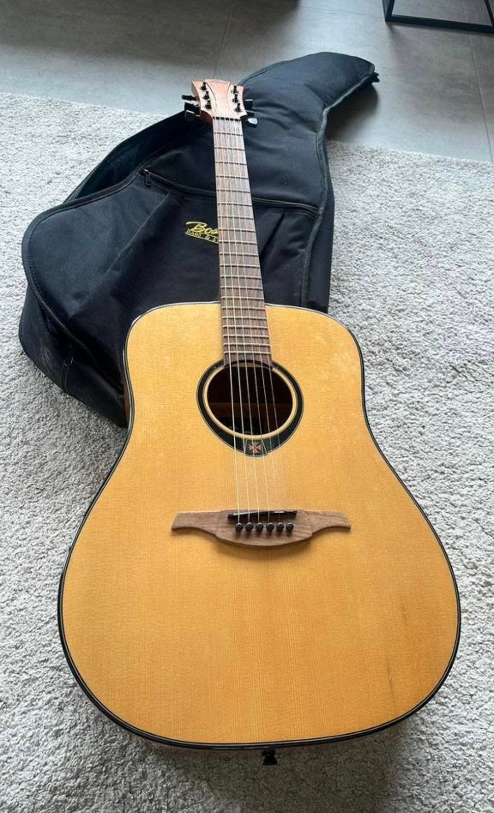 Gitaar Tramontane, Ophalen, Zo goed als nieuw