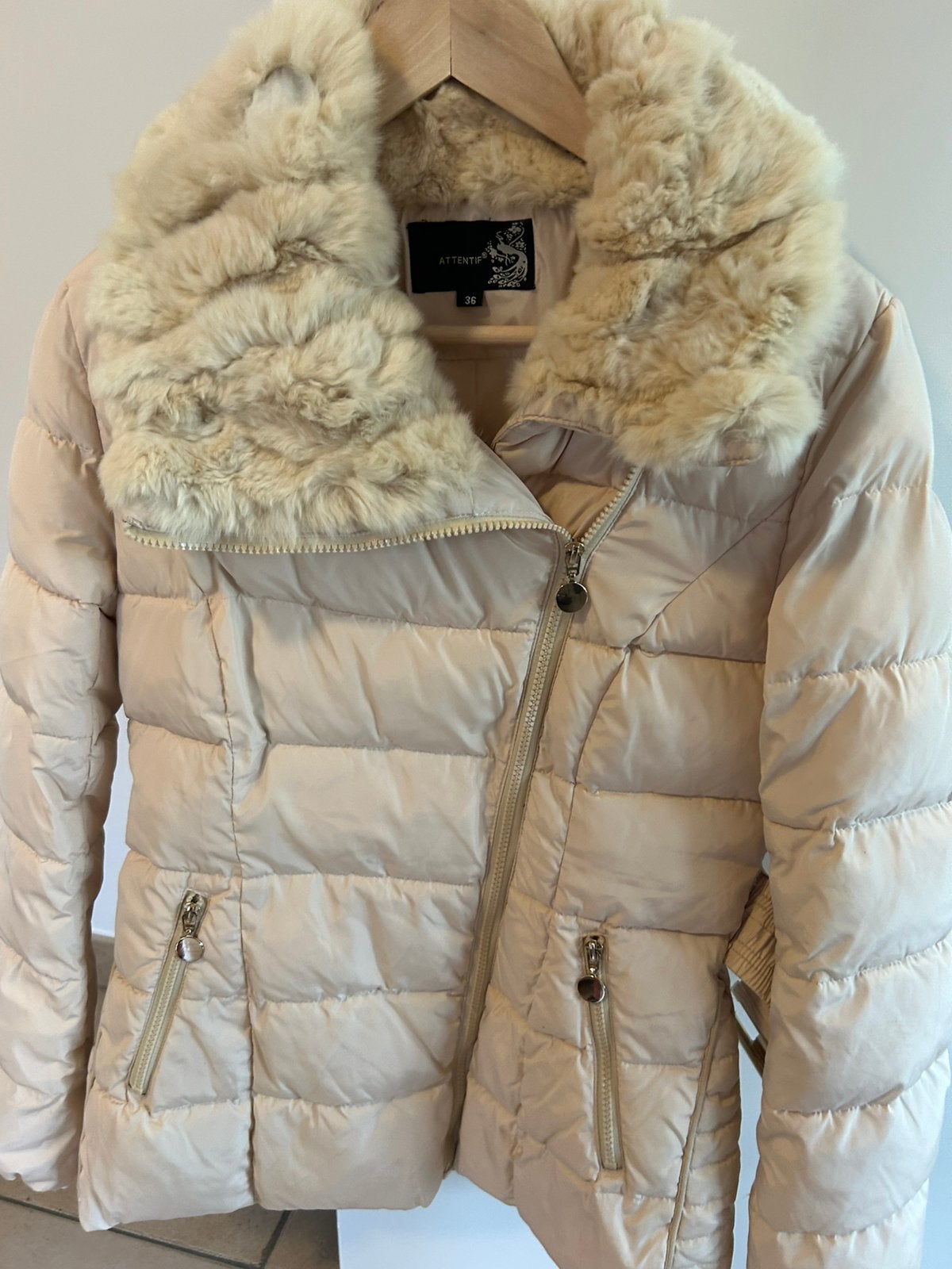 Zeer warme winterjas, Ophalen, Zo goed als nieuw, Maat 36 (S), Beige