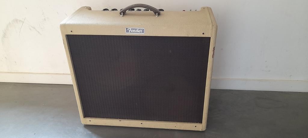 Fender Blues Deville, Enlèvement