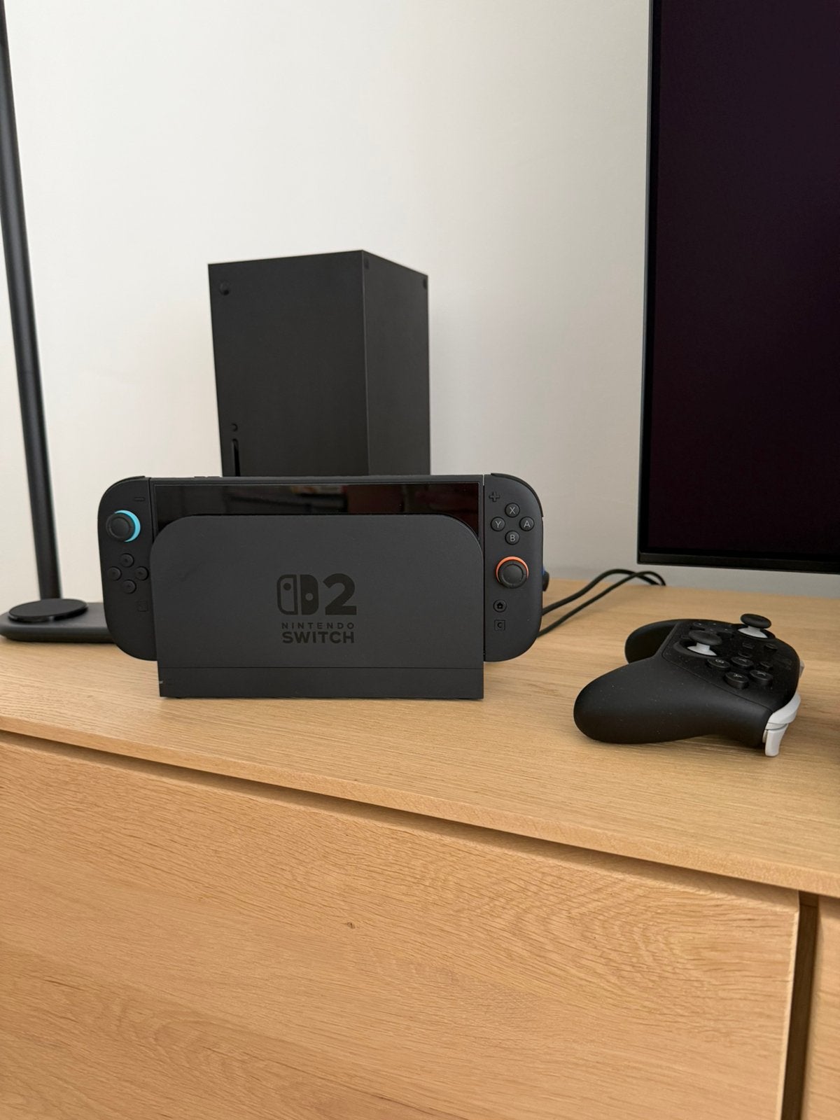 Nintendo switch 2 met meerdere games en pro controller, Games en Spelcomputers, Ophalen, Zo goed als nieuw, Met 1 controller, Met games