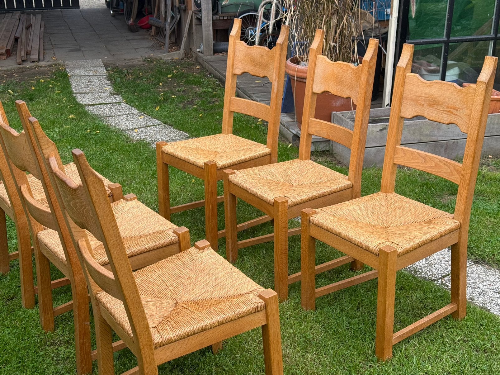 6 masief eiken stoelen met rieten zitting, Ophalen, Zo goed als nieuw