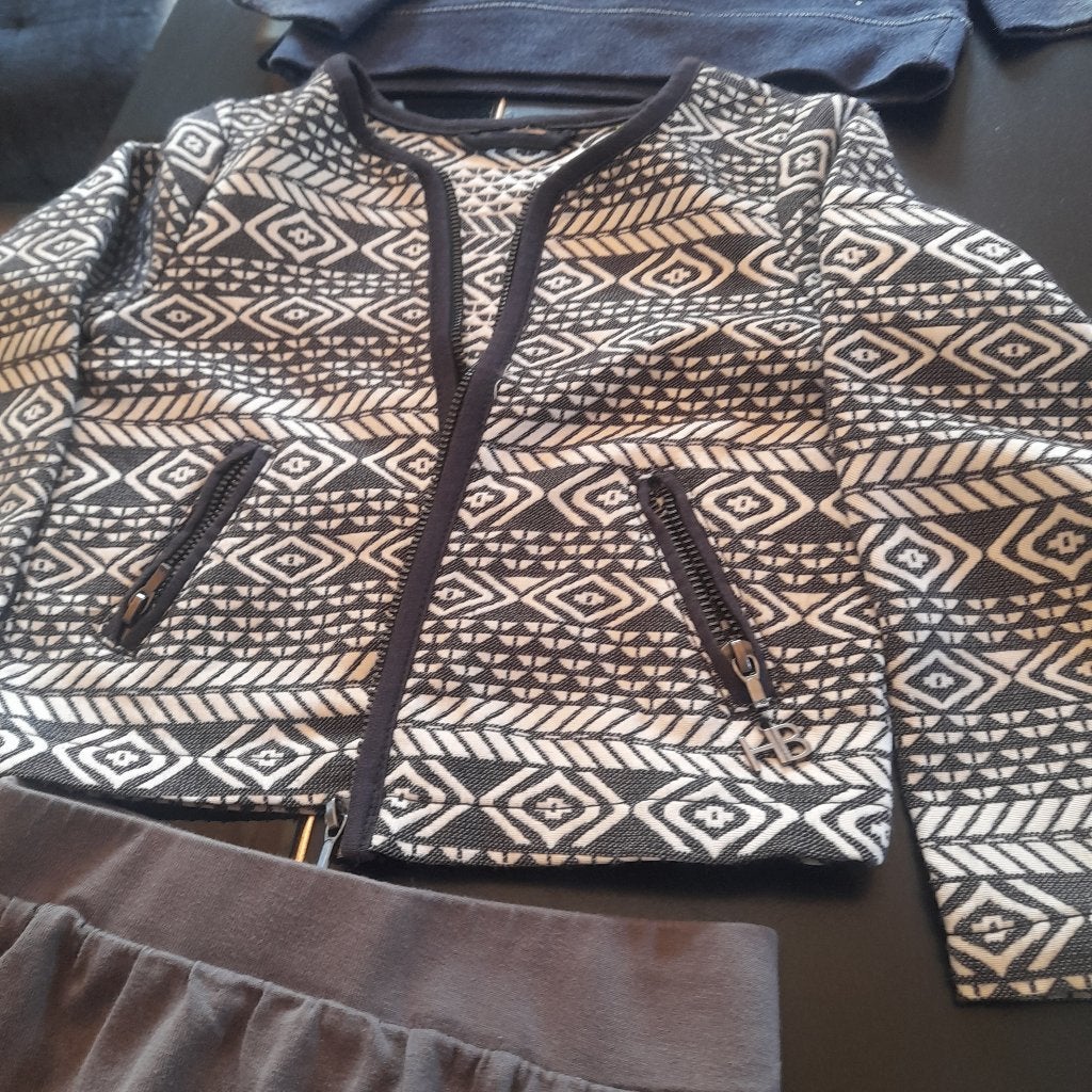 Pakketje kinderkleding maat 92 en 1 leren jasje maat 116, Ophalen, Zo goed als nieuw, Maat 92