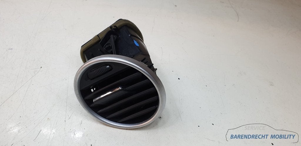 Luchtrooster links Mercedes W164 X164 ML M GL Klasse ventila, Gebruikt, Mercedes-Benz AG, Mercedes-Benz, Mercedesstrasse 120
70372  Stuttgart, DE