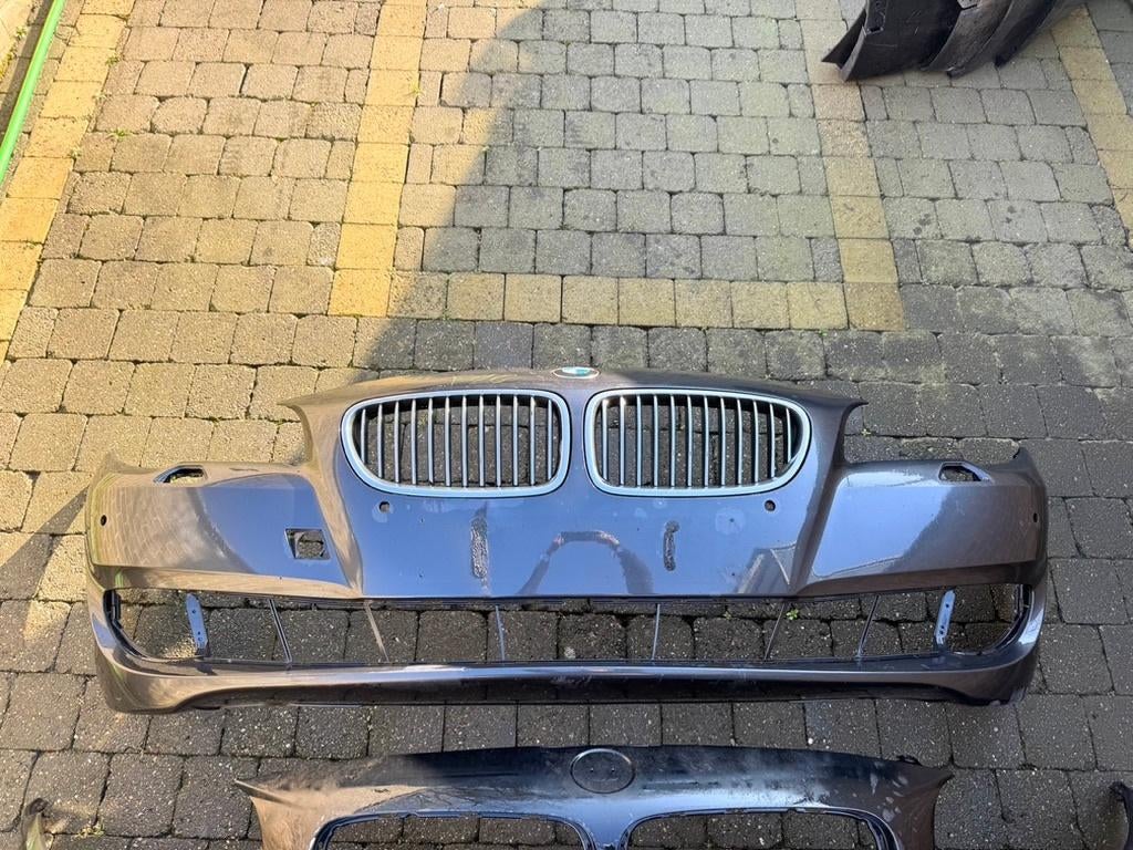 BMW 5 seri F 10 & F11 voorbumpers 2010 tot 2018, Auto-onderdelen, Ophalen, Gebruikt, Voor, Bumper