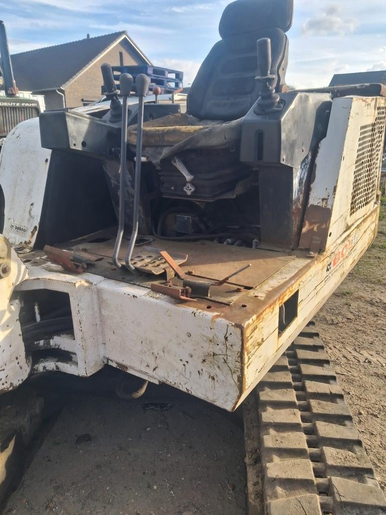 Bobcat 3.3t Rupsen goed, Ophalen