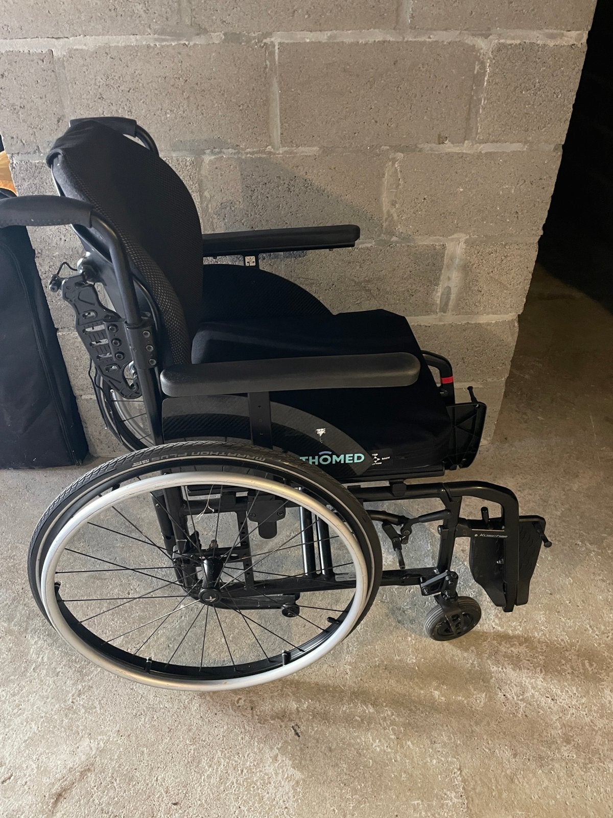 Kwaliteitsrolstoel Vermeiren V500 Light, Ophalen, Zo goed als nieuw, Handbewogen rolstoel