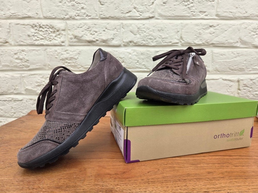 Ergonomische damesschoenen maat 39, Ophalen of Verzenden, Zo goed als nieuw, Sneakers, Bruin