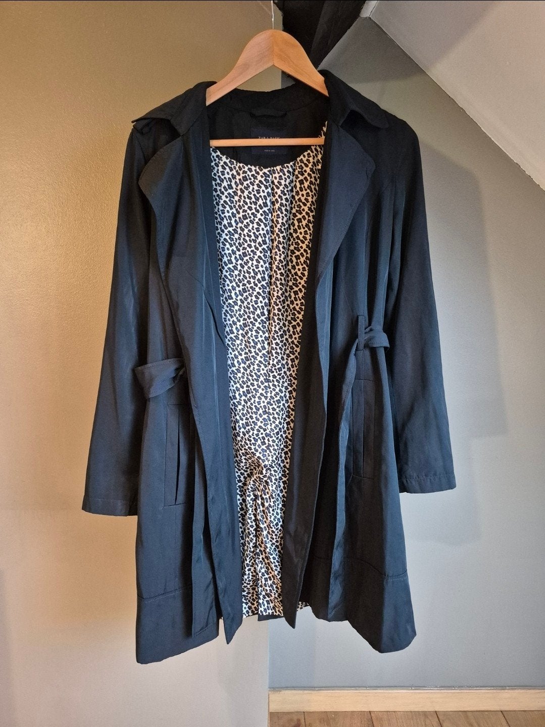 Zwarte trenchcoat/lange jas/jas van Zara maat L/40, Kleding | Dames, Maat 42/44 (L), Ophalen of Verzenden, Zo goed als nieuw, Zara