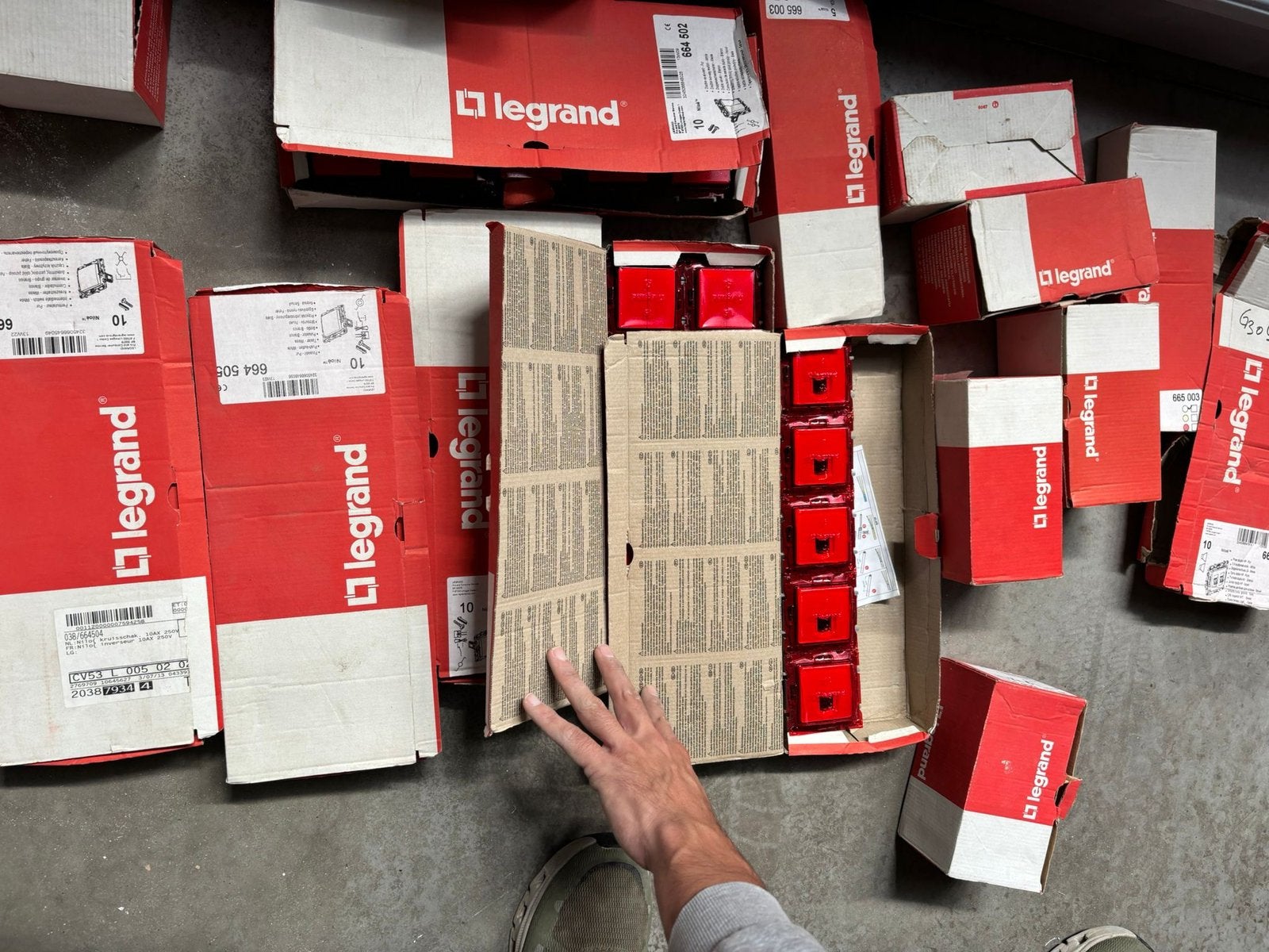 Allerlei schakelaars,stopcontacten,zekeringen, Doe-het-zelf en Bouw, Ophalen, Zo goed als nieuw