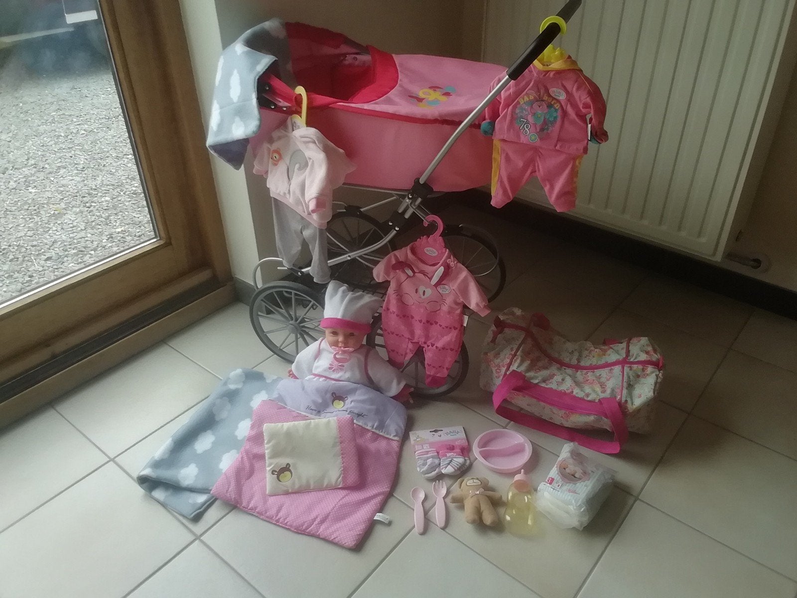 poppewagen, pop en toebehoren, Ophalen