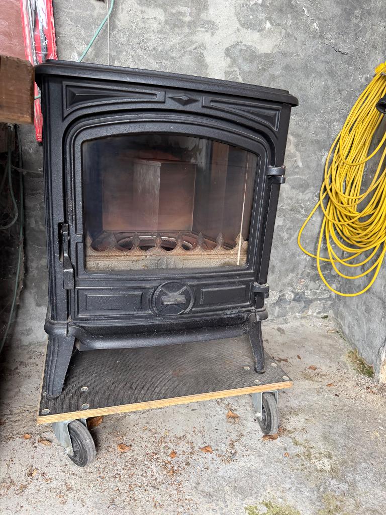 Verwarming op olie (mazout) in goede staat, Huis en Inrichting, Kachels, Ophalen, Oliekachel, Gebruikt, Overige brandstoffen