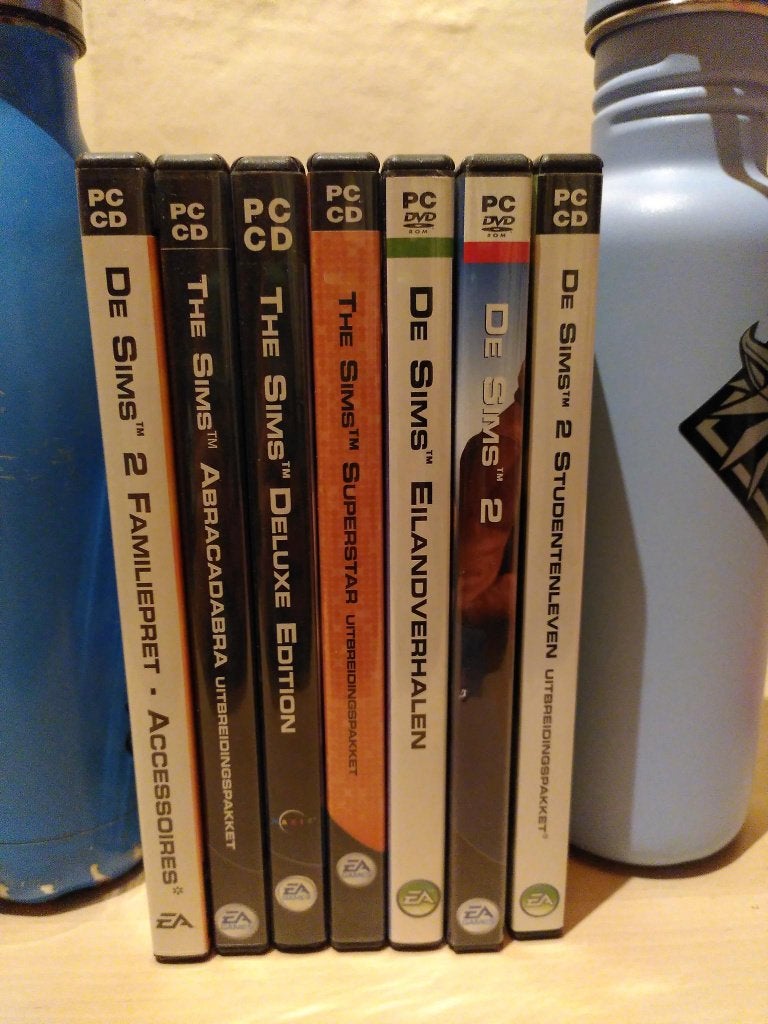 retro de sims spellen, Ophalen, Gebruikt, 1 speler, Eén computer