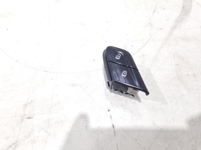 Centrale deurvergrendeling Schakelaar van een Mercedes C-Kla, Gebruikt, -, Ophalen of Verzenden, -