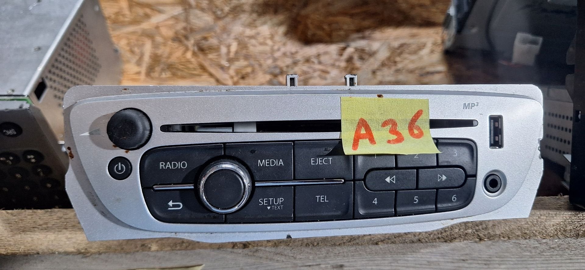 Originele Renault Autoradio / CD-MP3 Speler (Radio / Media /, Autos : Divers, -, Utilisé, -, -