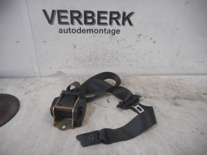 CEINTURE DE SECURITE ARRIERE CENTRALE BMW 5 serie (E39), Postoffice@zf.com, Löwentaler Straße 20
88046  Friedrichshafen, DE, Utilisé