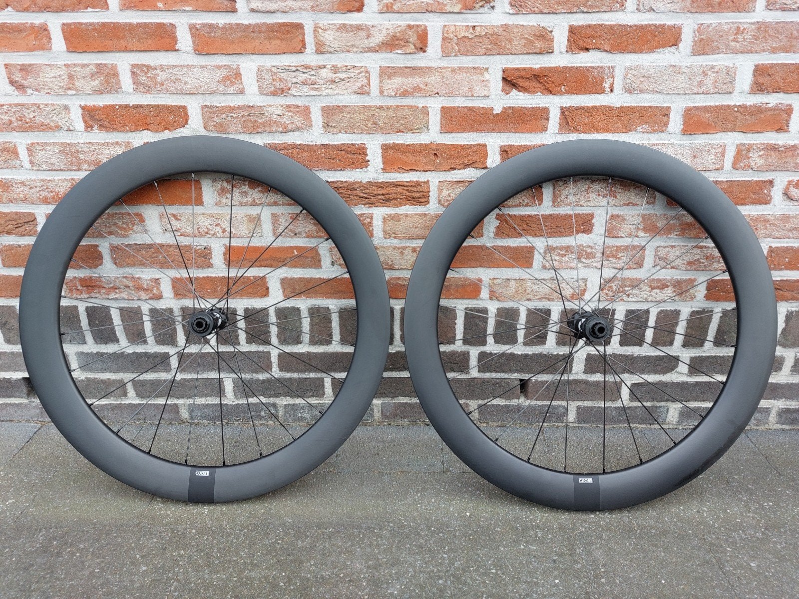 Cuore carbon disc wielen met DT Swiss 350 naven, Enlèvement, Carbone