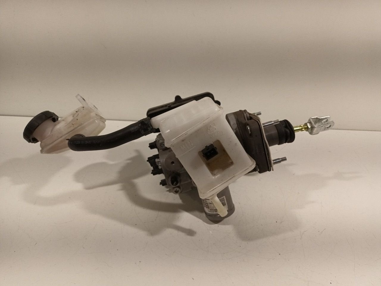Hoofdrem cylinder Kia Niro, Onderdelen@venauto.nl, Van der Ven Autorecycling B.V., Kia, Ettenseweg 76, 4706 PB Roosendaal, The Netherlands