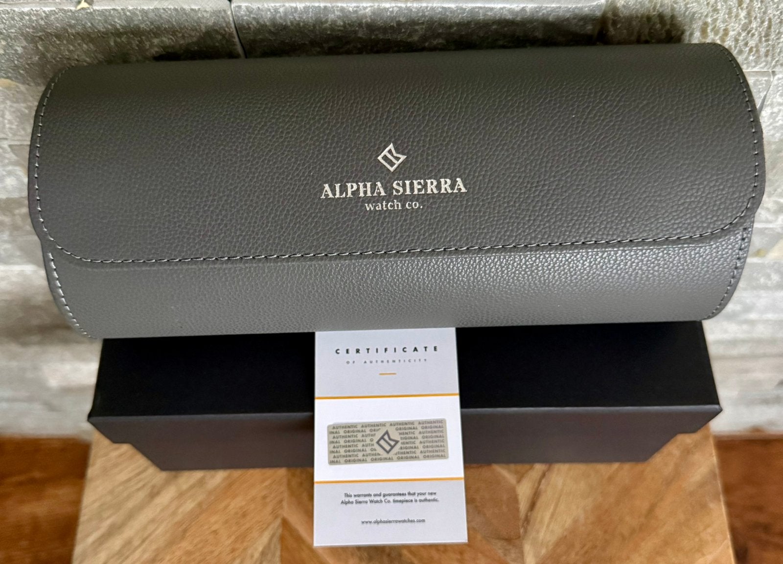 BRACELET DE MONTRE EN CUIR DE ALPHA SIERRA! NOUVEAU !, Enlèvement ou Envoi, Neuf