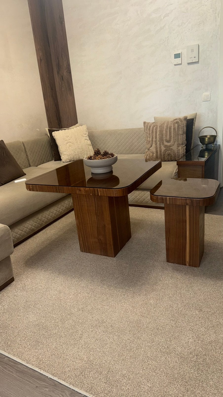 4 tables de plaqué noyer, Ophalen, Zo goed als nieuw