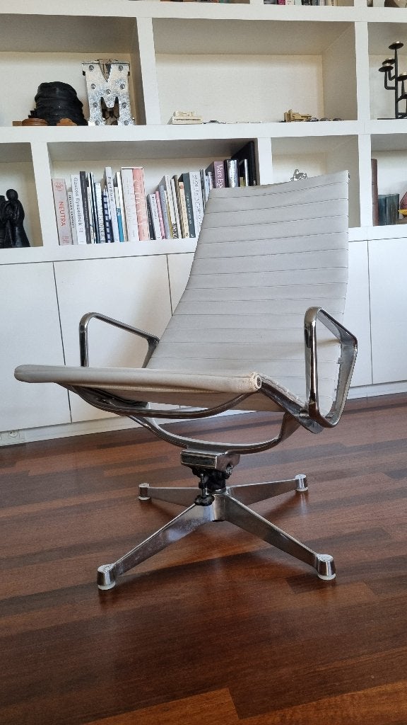 Herman Miller EA 124, Huis en Inrichting, Ophalen, Gebruikt, Kunststof, Jaren 60 design