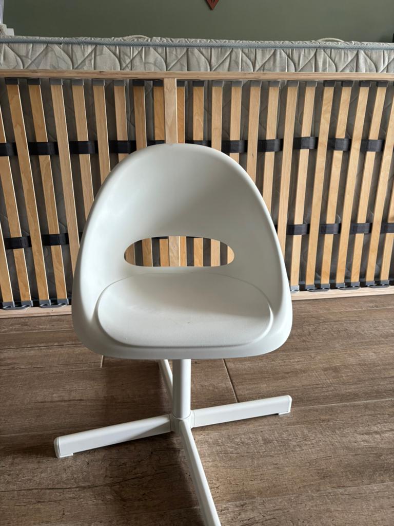 Kinderbureaustoel ikea, Huis en Inrichting, Bureaustoelen, Ophalen, Gebruikt, Wit, Bureaustoel