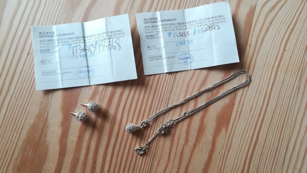 Collier et boucles d'oreille Swarovski, Enlèvement, Neuf, Bijou ou Montre