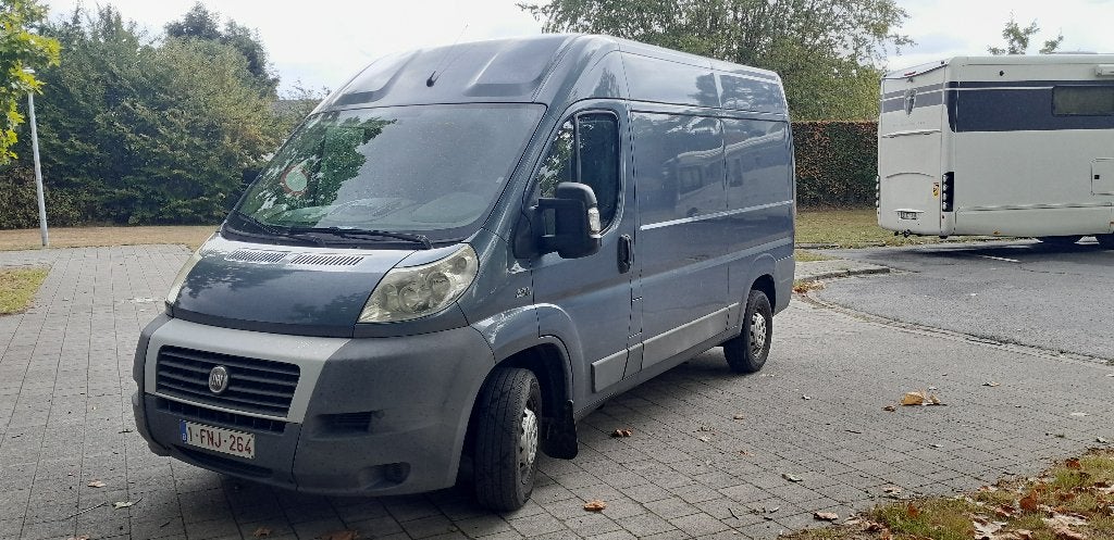 Fourgonnette multiréacteur Fiat Ducato 2.3 2008 - 217 000 km, Argent ou Gris, Achat, 3 places, Boîte manuelle