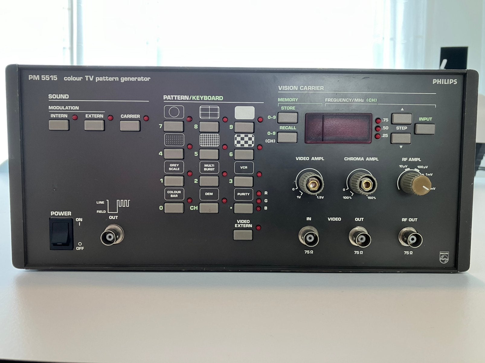 Générateur de motifs TV couleur PM 5515, TV, Hi-fi & Vidéo, Appareils professionnels, Enlèvement, Utilisé